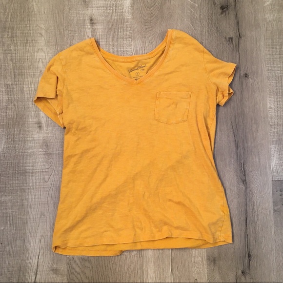 Universal Thread Tops - ⭐️2 FOR 5⭐️ yellow pocket tee